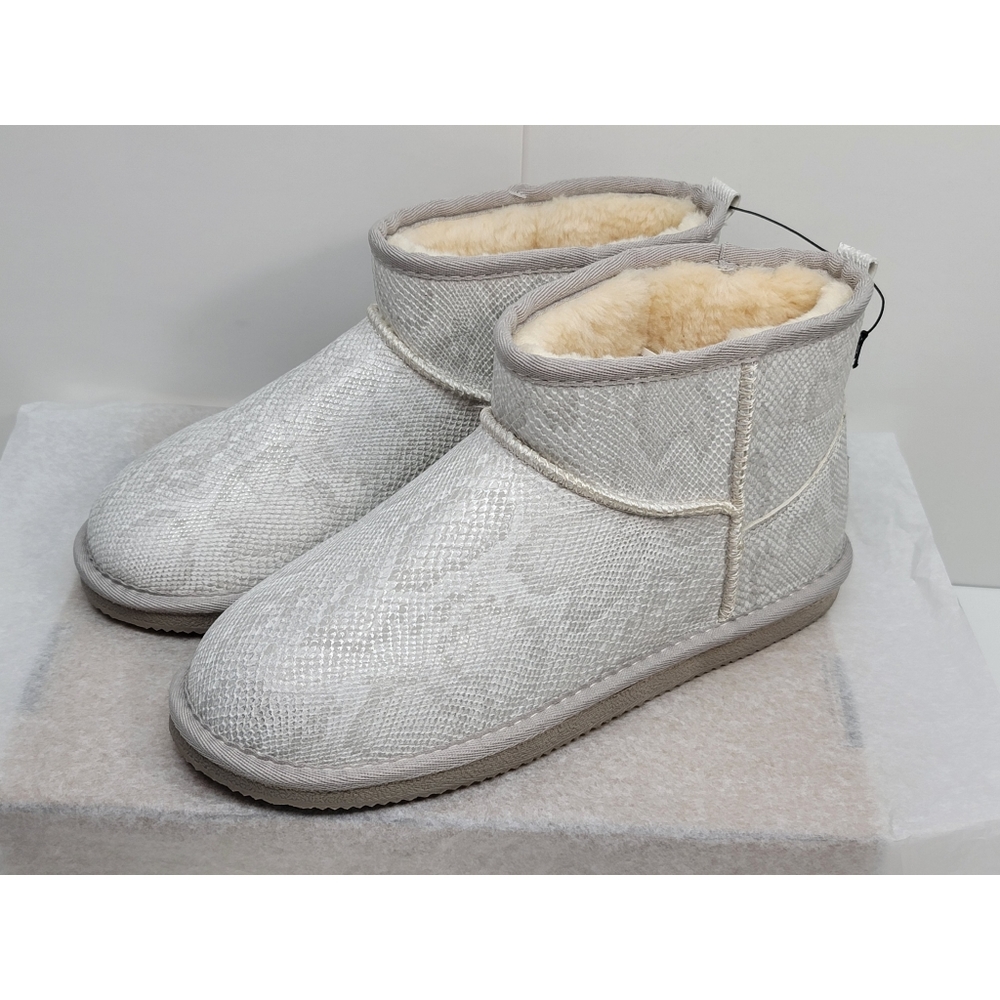 Lamo Sneakskin boots - Picture 3 of 11